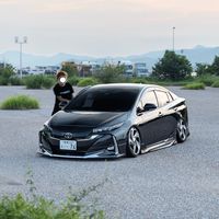 prius_phv76