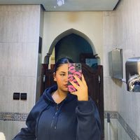 brunette_meryam