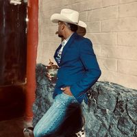 Agarramos la parranda por la noche y todo el día