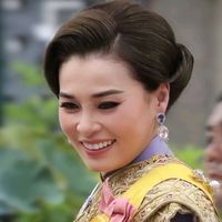queen_suthida2467