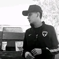 QLONA KAROL G Y PESO PLUMA