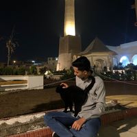 أصحاب العيون الجميلة .