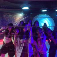 delandcyandherfriend