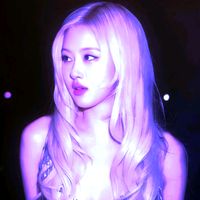 kim.karoline._._