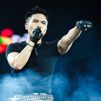 yêu anh đi mẹ anh bán bánh mì