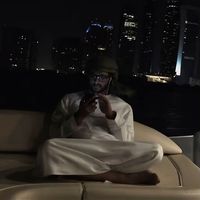 وانت عليك الهم بالليل يضوي