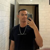 มีแค่รองเท้า