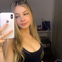 ana_lauraksz