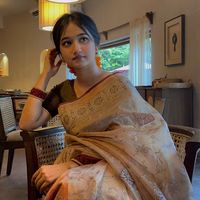 sumaya_tushi