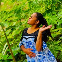 ellygreek_esska