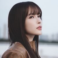 Sau Lưng Anh Có Ai Kìa