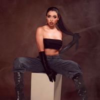 nicole_hodgson0