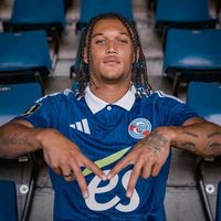 SENSİZ HERŞEY YALAN