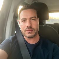 الي يقابل حبيبي سلامي ليه