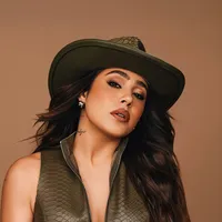 Mulher Doideira I Lauana Prado