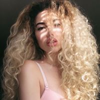 fabi_curly