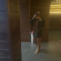 WHO WANNA DATE MEEEE