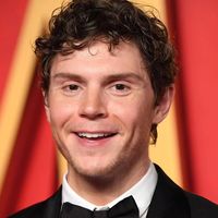 evan_peters_870