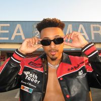 IM TRYNA BE OUTSIDE JROYAL