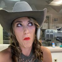 paisleydunnontheradio