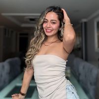 ariana_classy
