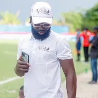 Fanm nwa yo son pepit