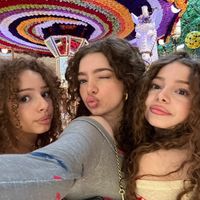 kalogeras_sisters357