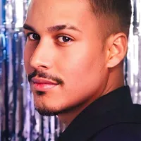 Luan Santana Check