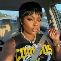 Dont tilt your crown sis