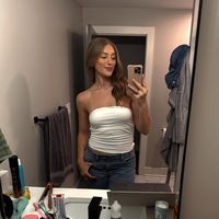 she do be lookin different doe