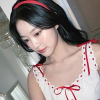 vivifromloonaholdingfish