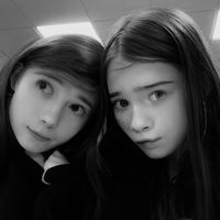 twogirlsonefeed
