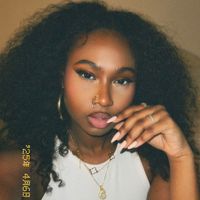 chloe__esc