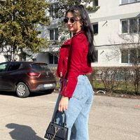 holt.larisa