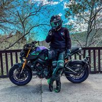 blonde.bikergirl