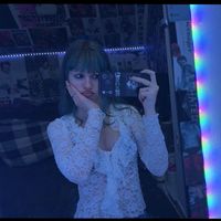 yungbluds_girlie