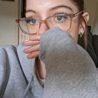 chloe_louives