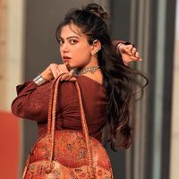 zoyaa_zaman