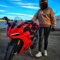 red.rose.biker