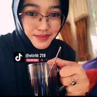 BIARKAN JATUH CINTA
