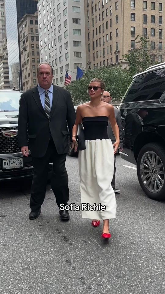 TikTok video thumbnail by voguegermany