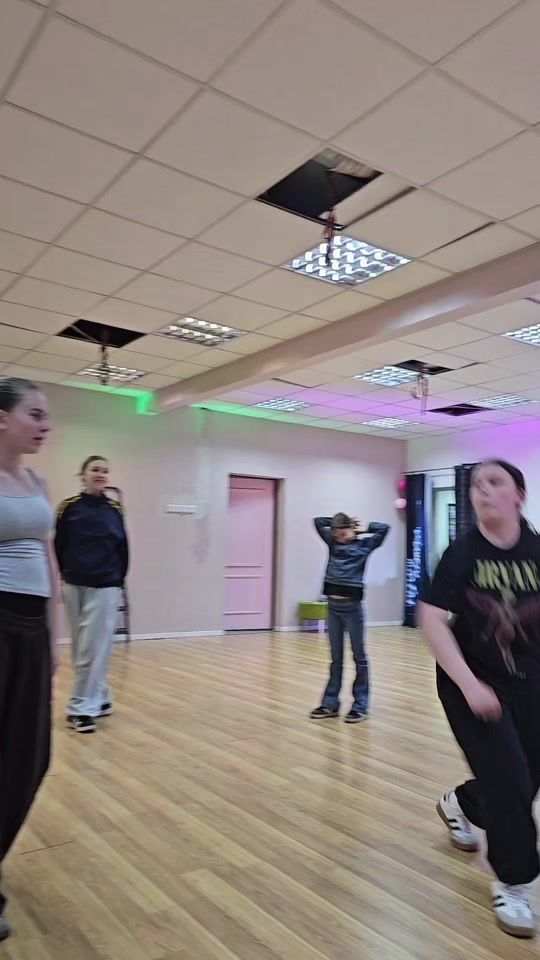 TikTok video thumbnail by vibestudio_dance