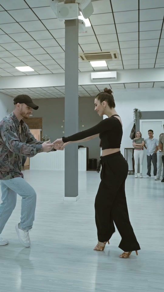 TikTok video thumbnail by luisysara.dance