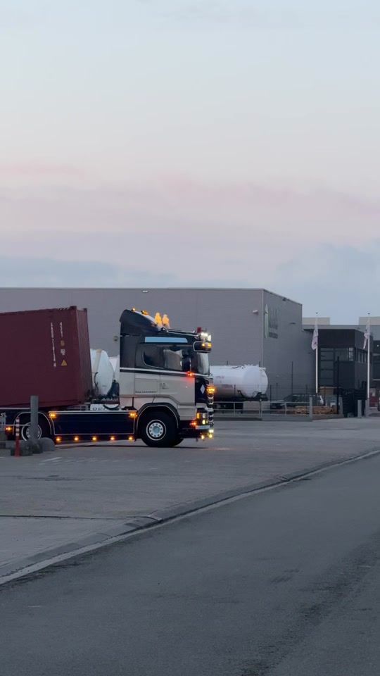 TikTok video thumbnail by truck.spotter