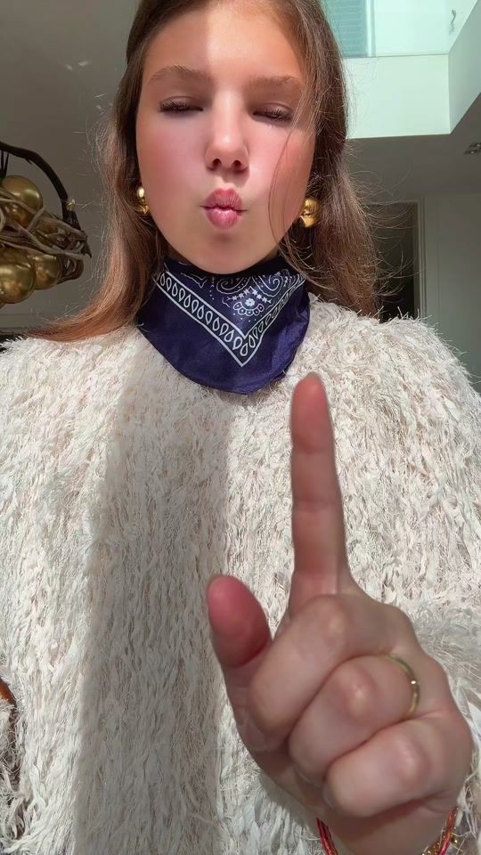 TikTok video thumbnail by floorvanzoerenx