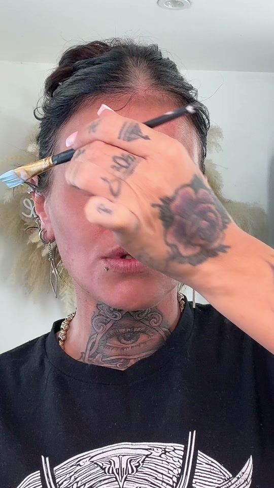 TikTok video thumbnail by makeupandtechno
