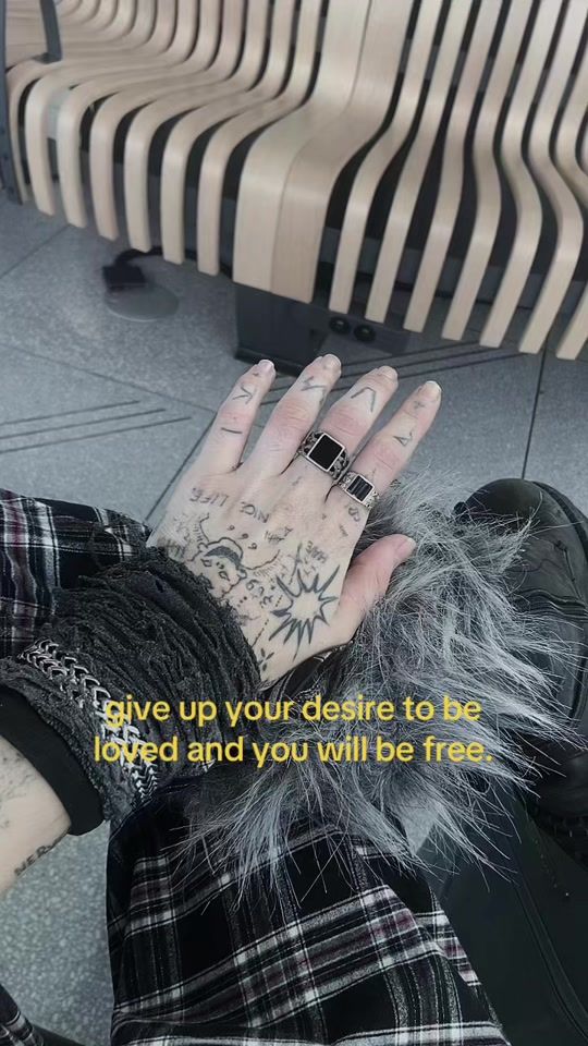 TikTok video thumbnail by discontenter