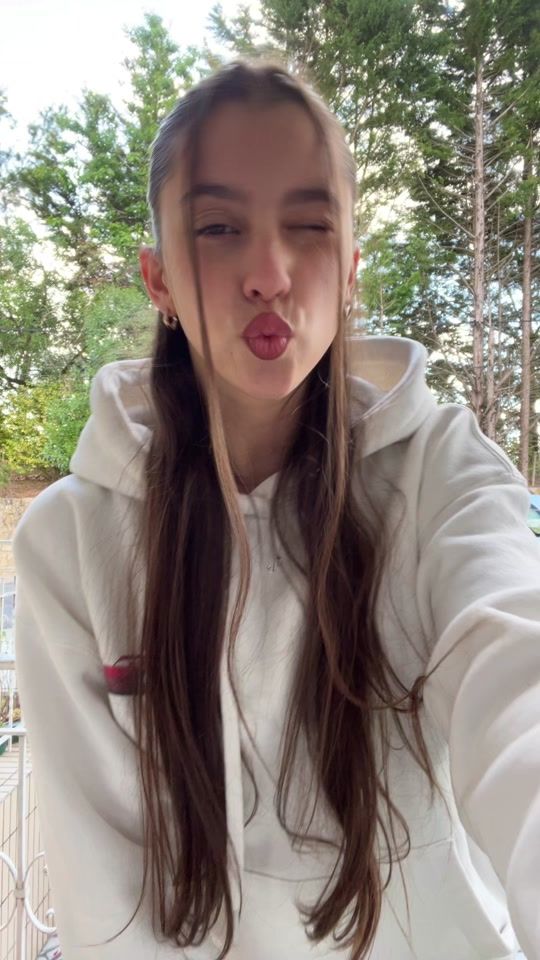 TikTok video thumbnail by _.iaracosta._03