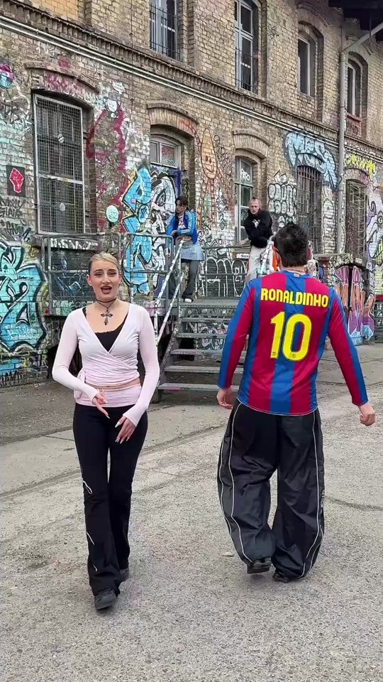 TikTok video thumbnail by dennisdiesdas